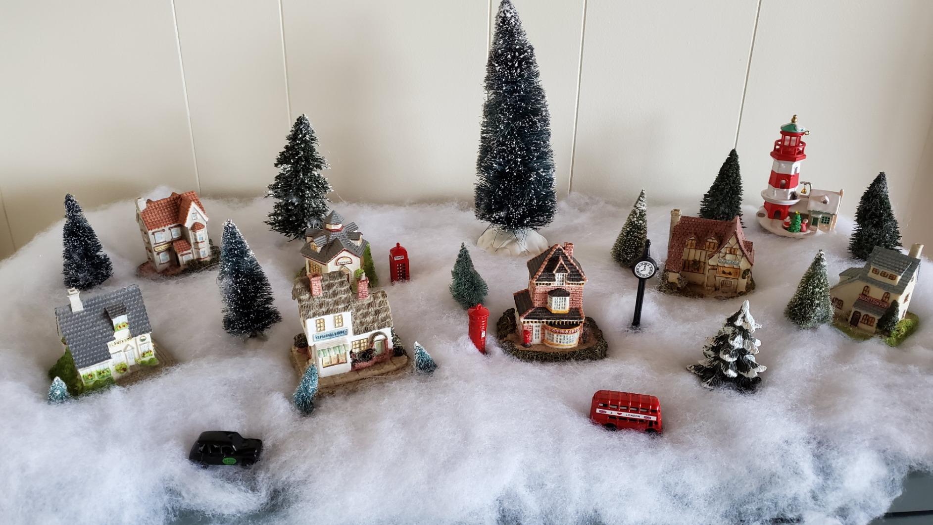 BOHS London Souvenir Gift - British Cultural Icons Landmark Die-cast Keychain Keyring - Small Metal Miniature Model (5 pcs) - Customer Photo 2