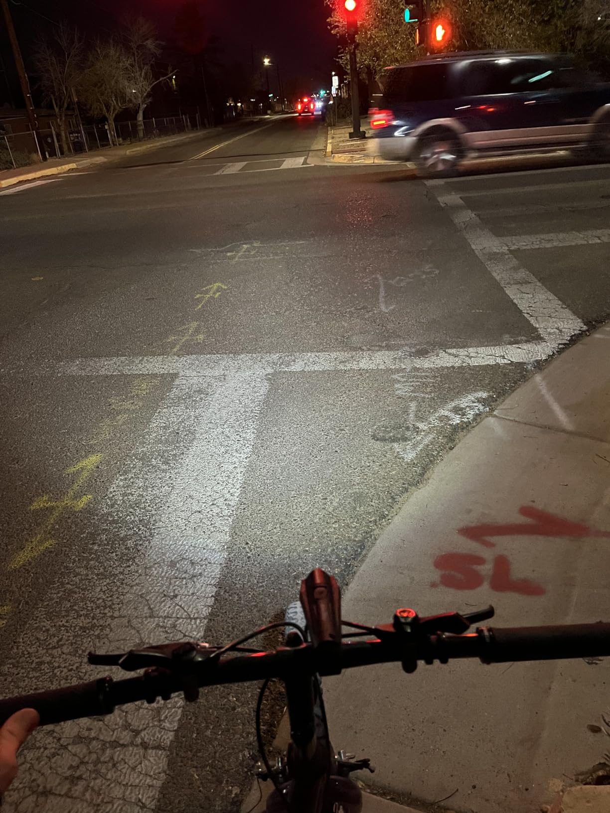 Ascher Ultra Bright USB Rechargeable Bike Light Set, Powerful Bicycle Front Headlight and Back Taillight, 4 Light Modes, Easy to Install for Men Women Kids Road Mountain Cycling - Customer Photo 1