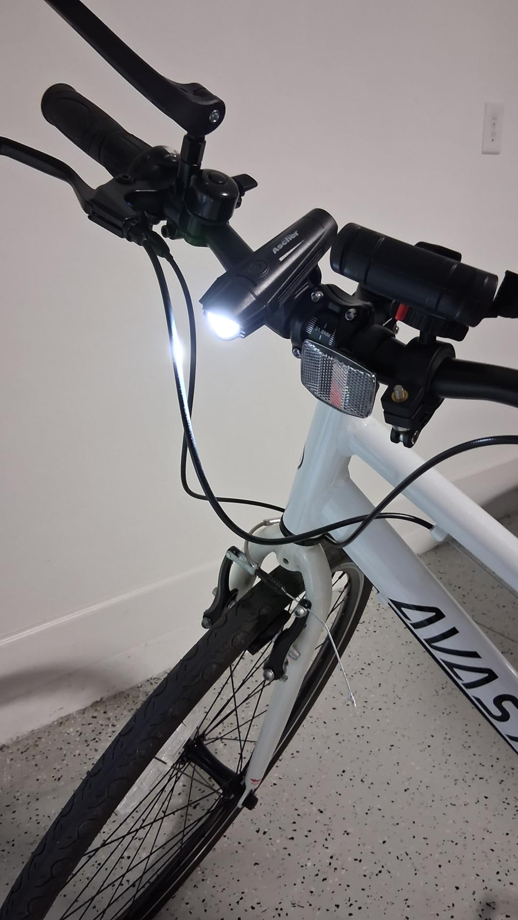 Ascher Ultra Bright USB Rechargeable Bike Light Set, Powerful Bicycle Front Headlight and Back Taillight, 4 Light Modes, Easy to Install for Men Women Kids Road Mountain Cycling - Customer Photo 3