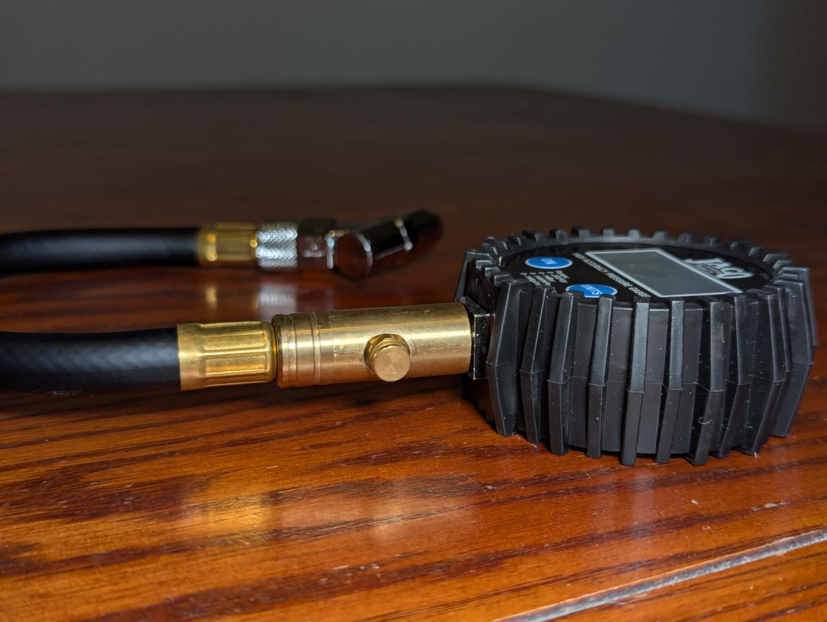 JACO Superior Products ElitePro Digital Tire Pressure Gauge - Professional Accuracy - 200 PSI - Customer Photo 2