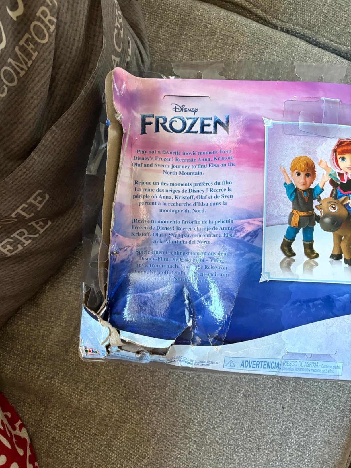 Disney Frozen Deluxe Petite Doll Gift Set - Includes Anna, Elsa, Kristoff, Sven and Olaf! Dolls are Approximately 6 inches Tall - Perfect for Any Frozen Fan! - Customer Photo 2