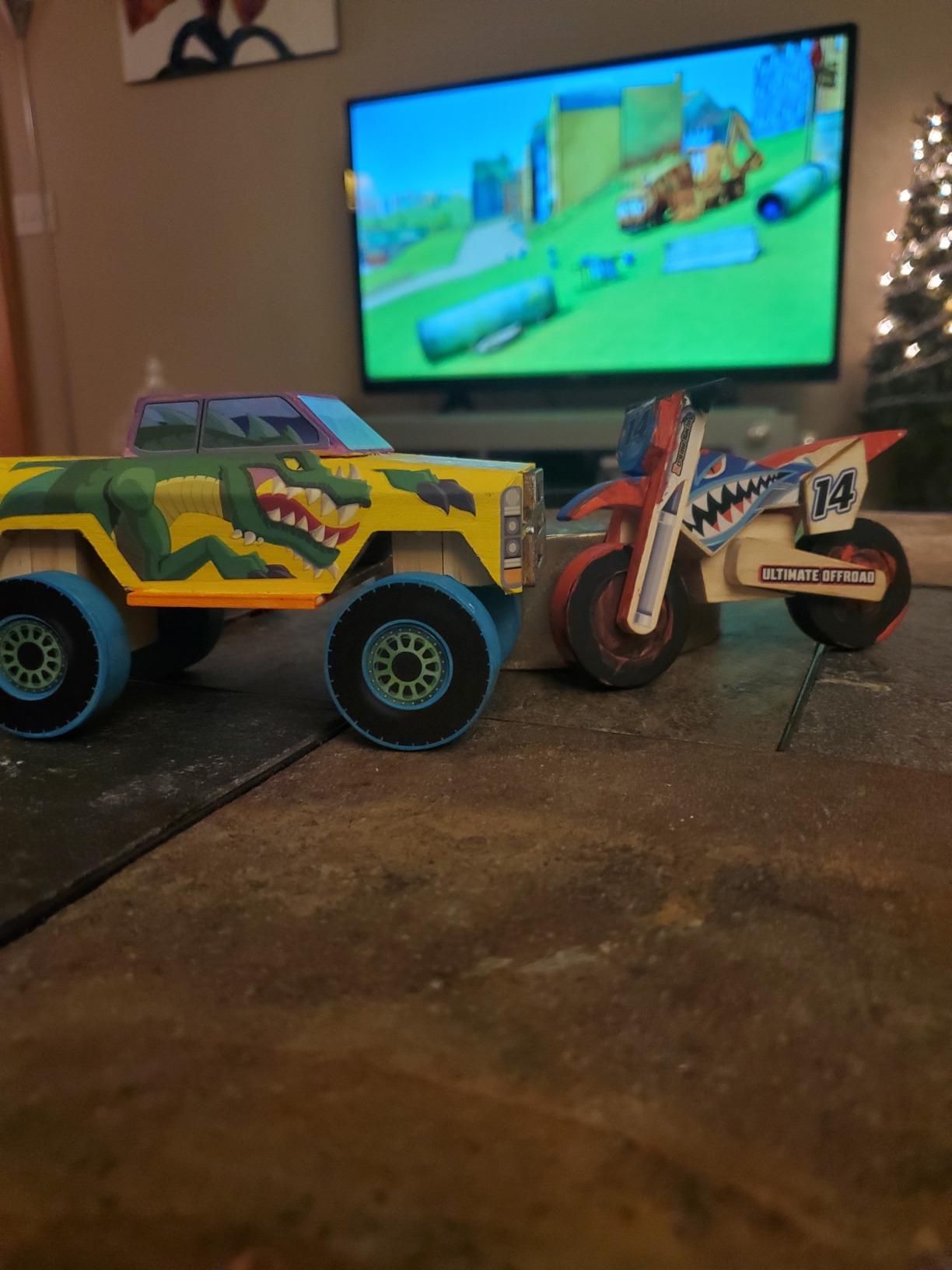 JOYIN Kids Craft Kit Build & Paint Your Own Wooden Race Car Art & Craft Kit DIY Toy Make Your Own Car Truck Toy Construct and Paint Kit, Presents for Kids - Customer Photo 1