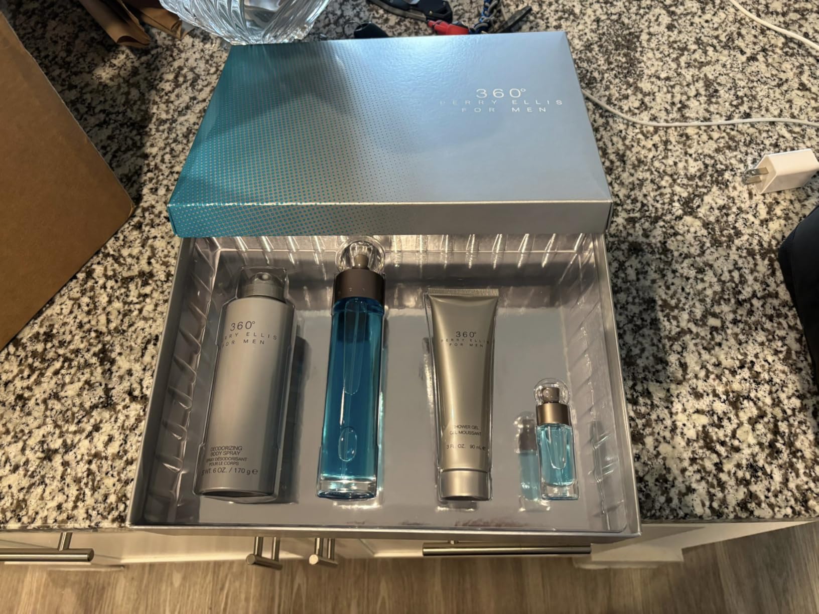 Perry Ellis 360 By Perry Ellis for Men - 4 Pc Gift Set 3.4oz Edt Spray, 6.8oz Deodorizing Body Spray, 3.0oz Shower Gel, 0.25oz Edt Spray, 4count - Customer Photo 1
