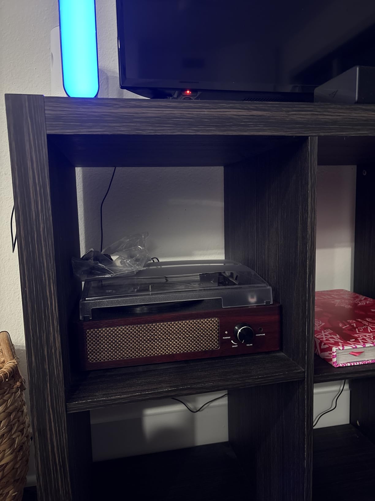 Vinyl Record Player Turntable with Built-in Bluetooth Receiver & 2 Stereo Speakers, 3 Speed 3 Size Portable Retro Record Player for Entertainment and Home Decoration - Customer Photo 2