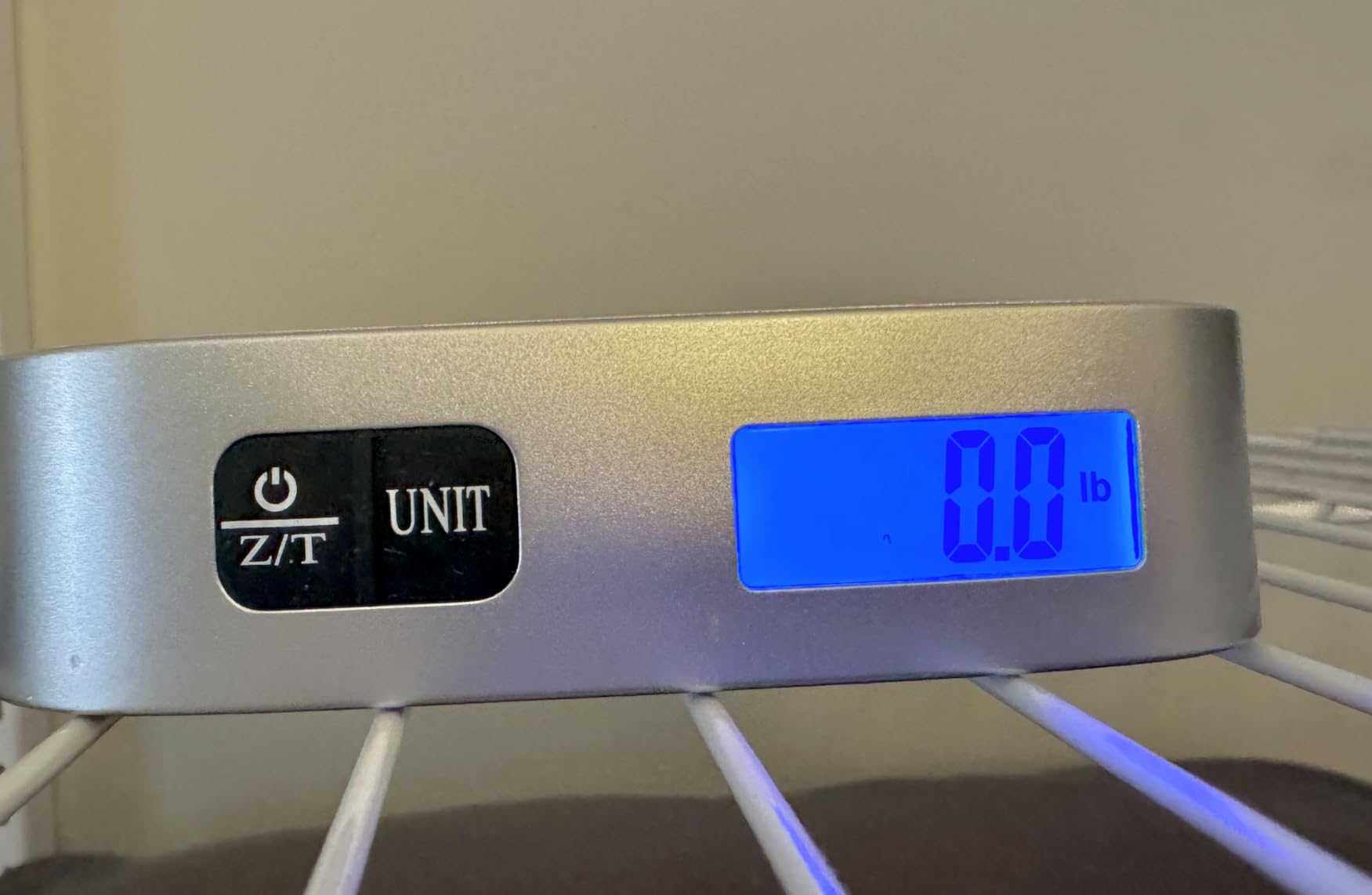 travel inspira Luggage Scale, Portable Digital Hanging Baggage Scale for Travel, Suitcase Weight Scale with Rubber Paint, 110 Pounds, Battery Included - Customer Photo 2