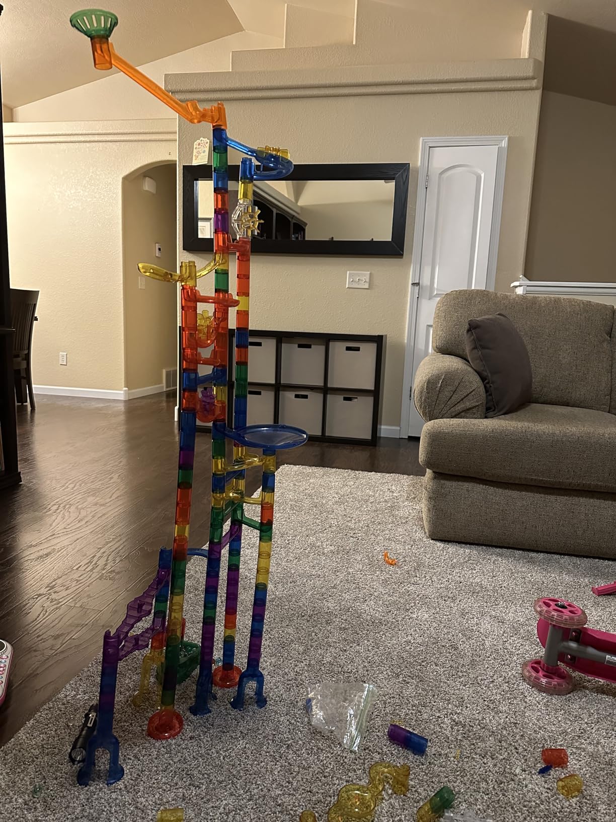 NATIONAL GEOGRAPHIC Glowing Marble Run – Construction Set with 15 Glow in The Dark Glass Marbles & Storage Bag, STEM Gifts for Boys and Girls, Building Project Toy (Amazon Exclusive) - Customer Photo 1