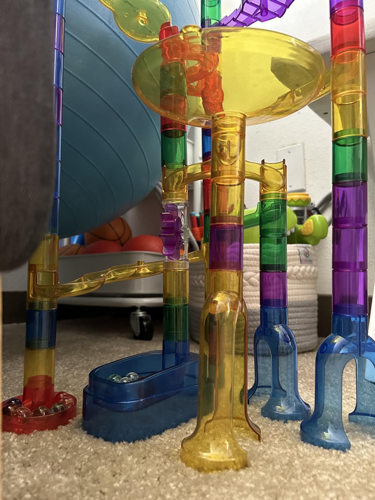 NATIONAL GEOGRAPHIC Glowing Marble Run – Construction Set with 15 Glow in The Dark Glass Marbles & Storage Bag, STEM Gifts for Boys and Girls, Building Project Toy (Amazon Exclusive) - Customer Photo 2