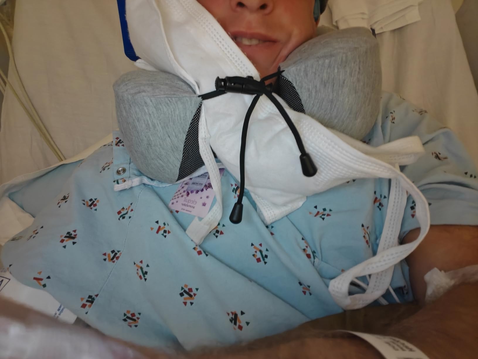 napfun Neck Pillow for Traveling, Upgraded Travel Neck Pillow for Airplane 100% Pure Memory Foam Travel Pillow for Flight Headrest Sleep, Portable Plane Accessories, Light Grey - Customer Photo 1