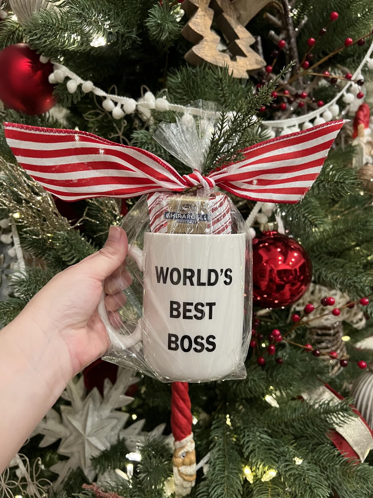 Dunder Mifflin (The Office) World's Best Boss TV Television Show Ceramic Mug Coffee (Tea, Cocoa) 15 OZ Mug, Official Michael Scott Mug As Seen On The Office Customer Review Dunder Mifflin (The Office) World's Best Boss TV Television Show Ceramic Mug Coffee (Tea, Cocoa) 15 OZ Mug, Official Michael Scott Mug As Seen On The Office - Customer Photo 2