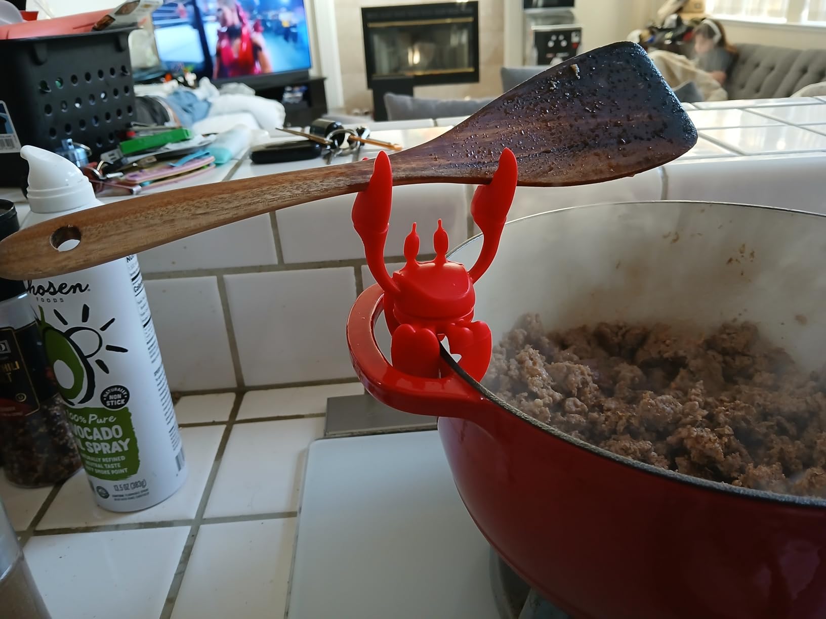 OTOTO Red the Crab Silicone Utensil Rest - Kitchen Gifts, Silicone Spoon Rest for Stove Top - Heat-Resistant Kitchen and Grill Utensil Holder - Non-Slip Spoon Holder Stove Organizer, Steam Releaser - Customer Photo 1