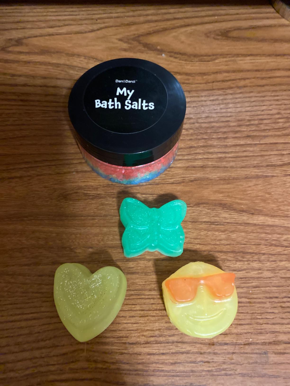Dan&Darci Soap & Bath Bomb Making Kit for Kids, 3-in-1 Spa Science Kits, Christmas Craft Gifts for Girls & Boys Age 6-12 Year Old Girl Crafts: DIY Experiment Toys, Gift for Kid Ages - Customer Photo 2