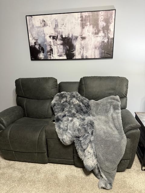 Bedsure GentleSoft Fluffy Fuzzy Faux Fur Throw Blanket for Couch, Soft Sherpa Fleece Cozy Gifts for Women, Plush Bed Blanket Christmas Room Decor for Men, Thick Warm Minky Teen Gifts Winter Bedding - Customer Photo 2