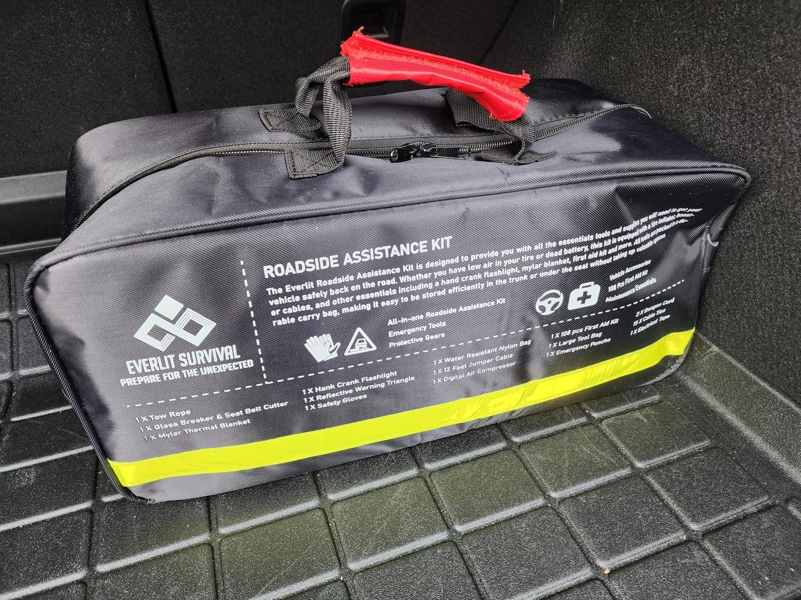 Everlit Survival Car Emergency Kit, Roadside Safety Tool Kit with Gloves,Digital Auto Air Compressor Tire Inflator, First Aid Kit, 12 Feet Jumper Cable, Tow Strap, Flashlight for Women, Men, Teenagers - Customer Photo 1