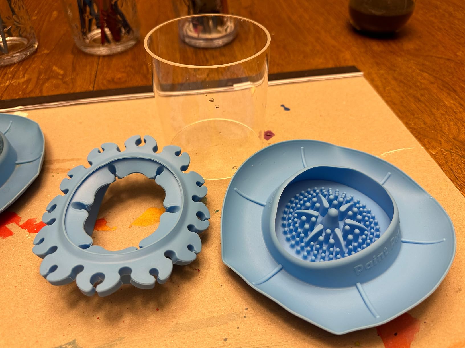 Paint Puck Ultimate Rinse Cup Paint Brush Cleaner (Green, Mug) – Non-Spill Paint Water Cup & Brush Cleaner with Brush Holder, Squeegee Lips & Drip Tray for Acrylic, Watercolor & Art Supplies Customer Review Paint Puck Ultimate Rinse Cup Paint Brush Cleaner (Green, Mug) – Non-Spill Paint Water Cup & Brush Cleaner with Brush Holder, Squeegee Lips & Drip Tray for Acrylic, Watercolor & Art Supplies - Customer Photo 2