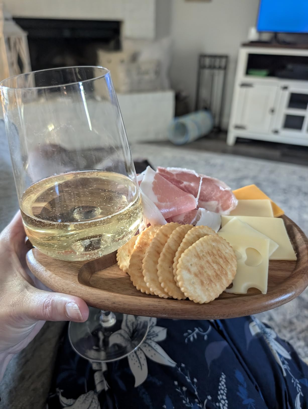 PICNIC TIME Wine Appetizer Plates, Set of 4 Wooden Cocktail Plates with Glass Holder - Customer Photo 1