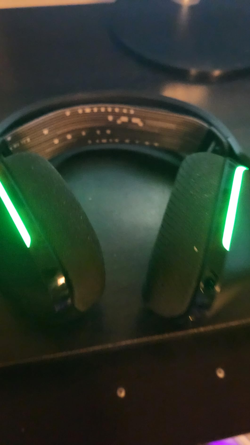 Logitech G733 Lightspeed Wireless Gaming Headset, Suspension Headband, Lightsync RGB, Blue VO!CE Mic, PRO-G Audio – Black, Gaming Headset Wireless, PC, PS5, PS4, Switch Compatible Customer Review Logitech G733 Lightspeed Wireless Gaming Headset, Suspension Headband, Lightsync RGB, Blue VO!CE Mic, PRO-G Audio – Black, Gaming Headset Wireless, PC, PS5, PS4, Switch Compatible - Customer Photo 2