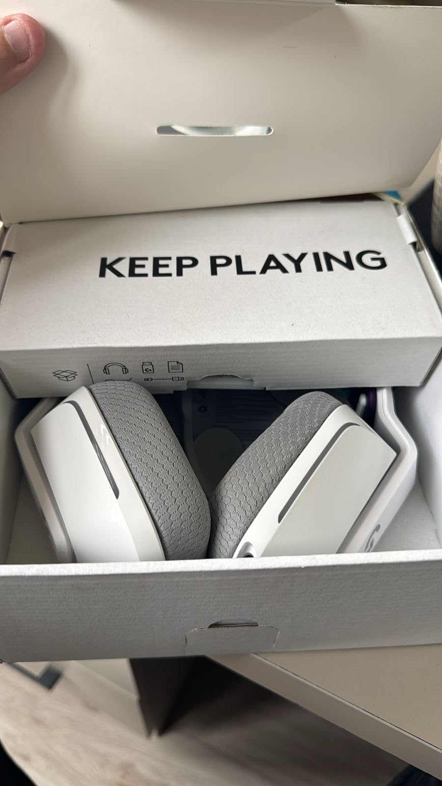 Logitech G733 LIGHTSPEED Wireless Gaming Headset with suspension headband, LIGHTSYNC RGB, Blue VO!CE mic technology and PRO-G audio drivers - Lilac - Customer Photo 2