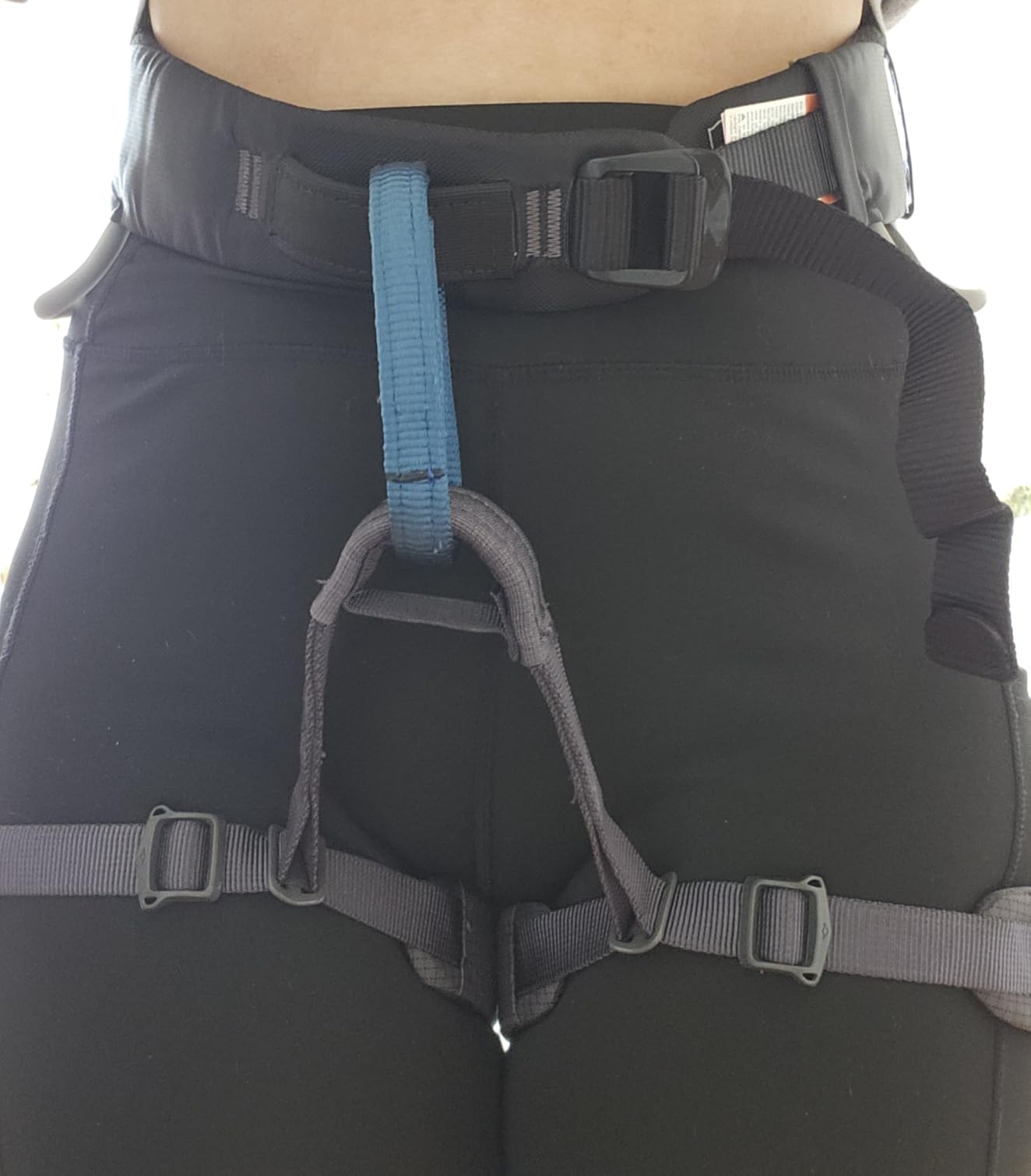 BLACK DIAMOND Men's Momentum Rock Climbing Harness | Adjustable Waist & Leg Loops | Dual Core Construction - Customer Photo 1