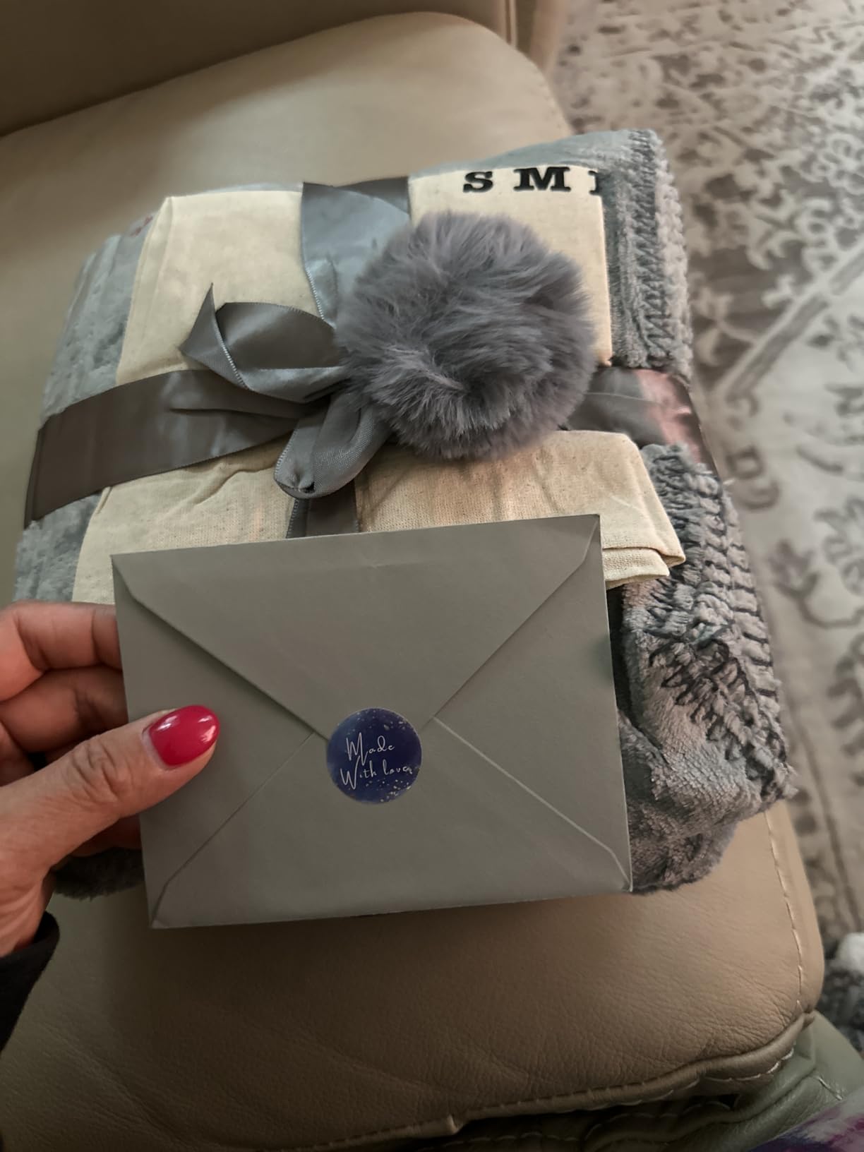 Premium Double Layer Poncho Blanket -No Sleeves Easy On Easy Off- Drape and Go- Top Christmas Gifts for Grandma, Gift for Mom and Elderly Women (Silver Grey) Customer Review Premium Double Layer Poncho Blanket -No Sleeves Easy On Easy Off- Drape and Go- Top Christmas Gifts for Grandma, Gift for Mom and Elderly Women (Silver Grey) - Customer Photo 1