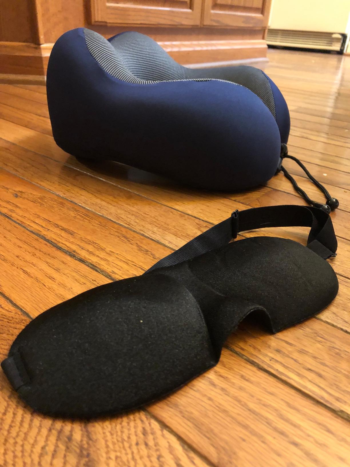 MLVOC Travel Pillow 100% Pure Memory Foam Neck Pillow, Comfortable & Breathable Cover, Machine Washable, Airplane Travel Kit with 3D Contoured Eye Masks, Earplugs, and Luxury Bag, Standard (Black) - Customer Photo 2