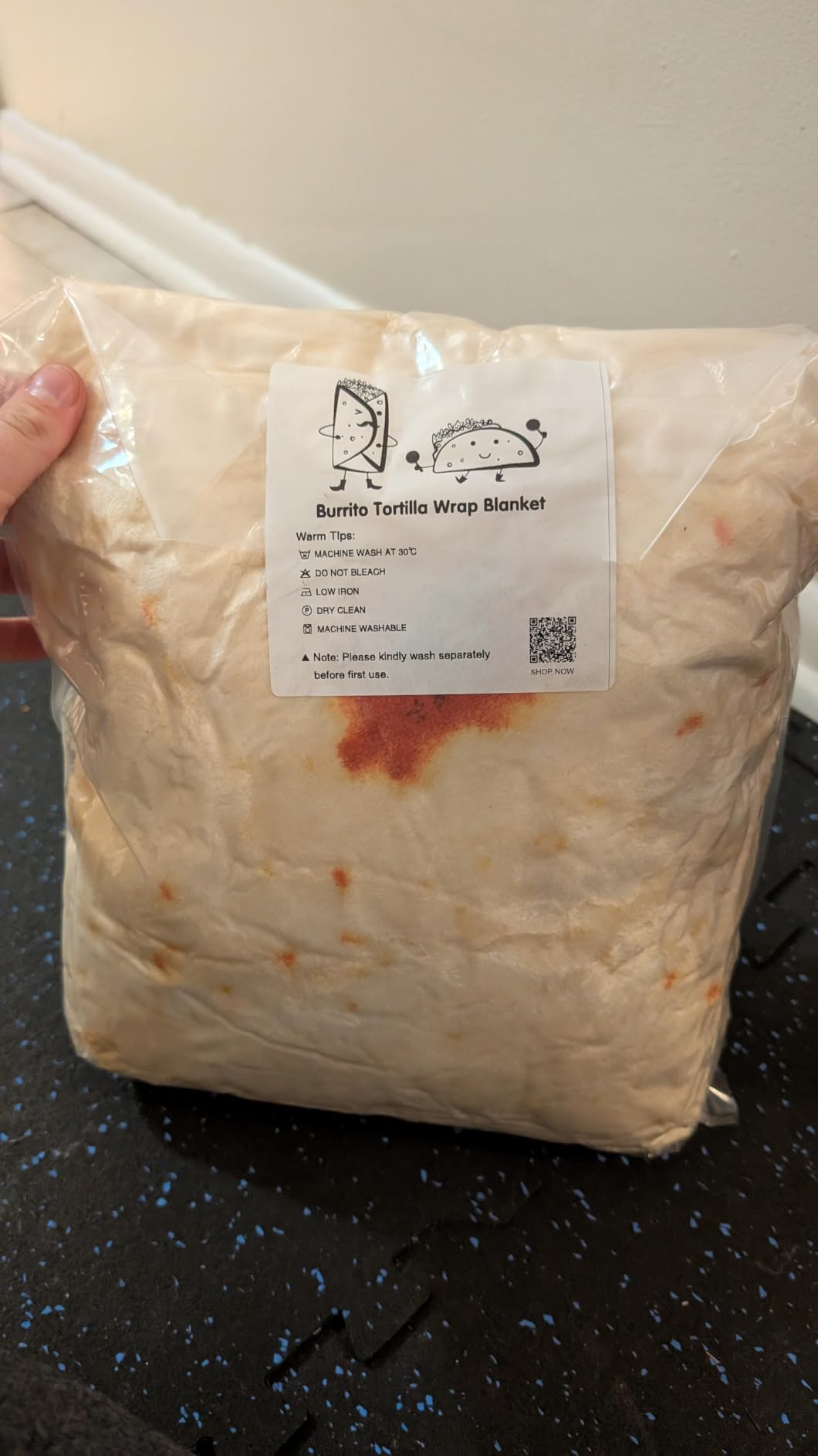 SeaRoomy Burritos Tortilla Blanket, Realistic Food Wrap Blanket Double Sided, Novelty Funny Tortilla Round Soft Blankets (Beige, 47 inches) - Customer Photo 2