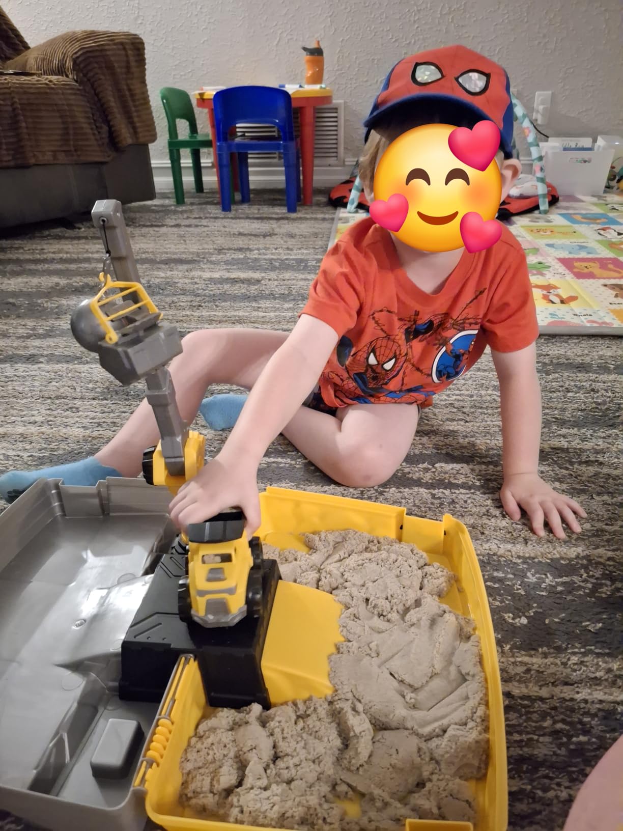 Kinetic Sand, Construction Site Folding Sandbox with 2lbs Play Sand & Toy Truck, Storage Case, Sensory Toys, for Kids Ages 3 and up - Customer Photo 1