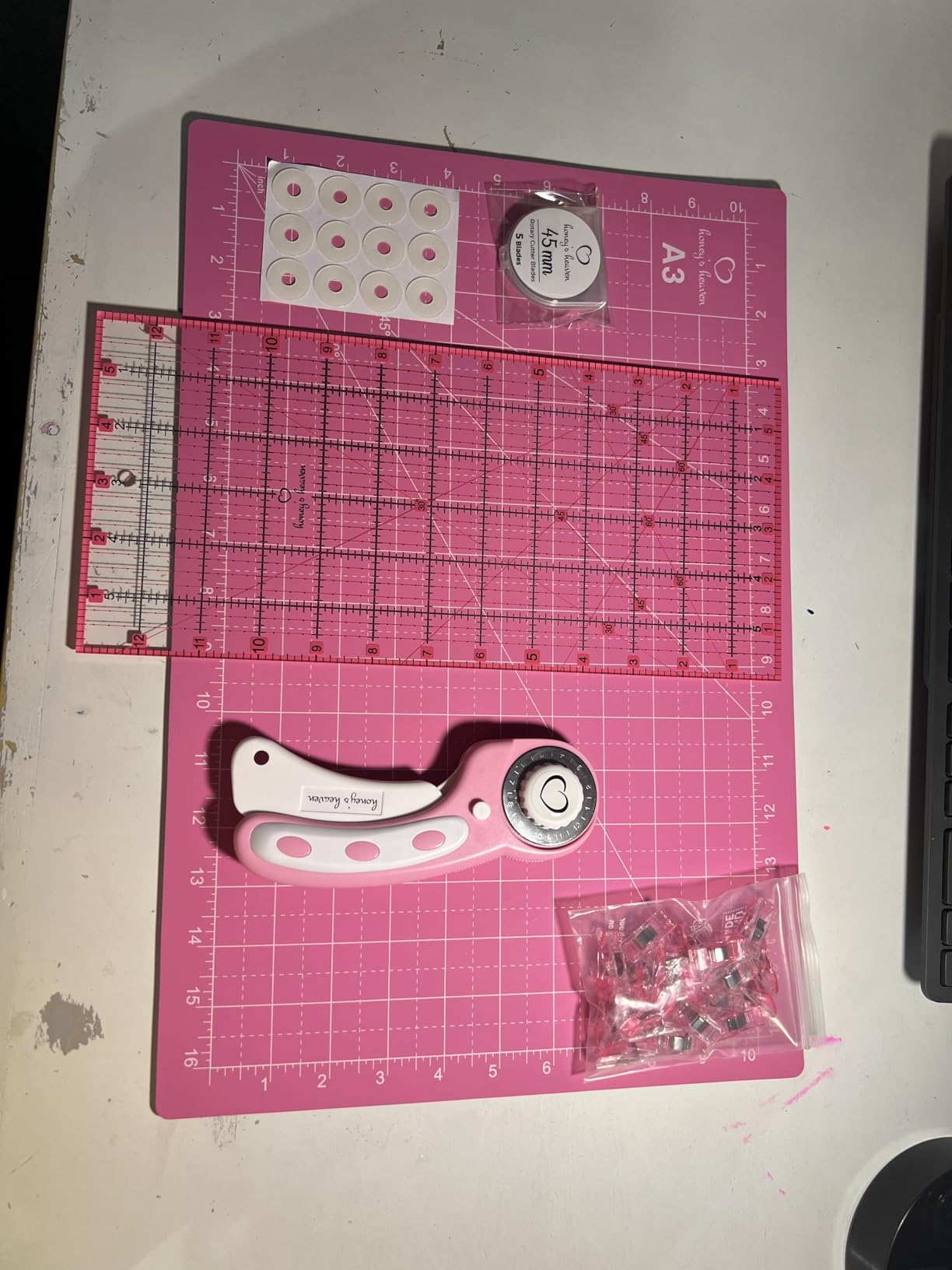 Rotary Cutter Set lavender - Quilting Kit incl. 45mm Fabric Cutter, 5 Replacement Blades, A3 Cutting Mat, Acrylic Ruler and Craft Clips - Ideal for Crafting, Sewing, Patchworking, Crochet & Knitting - Customer Photo 2