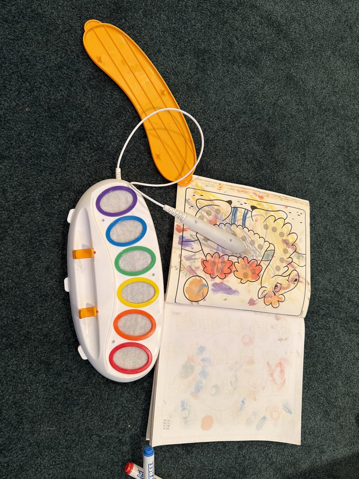 Crayola Color Wonder Magic Light Brush, Mess Free Painting Station for Kids, Toddler Toys & Activities, Holiday & Christmas Gifts for Kids, Ages 3+ - Customer Photo 1