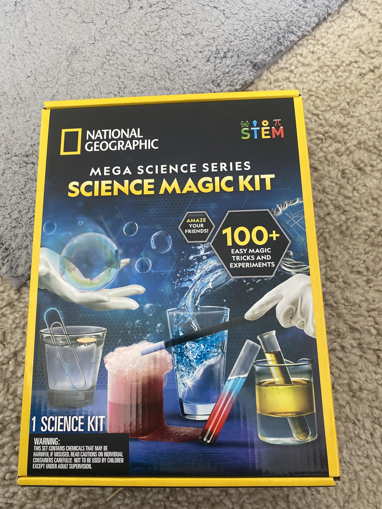 NATIONAL GEOGRAPHIC Science Magic Kit – Science Kit for Kids with 100+ Unique Experiments and Magic Tricks, Chemistry Set and STEM Project, A Great Gift for Boys and Girls (Amazon Exclusive) - Customer Photo 1
