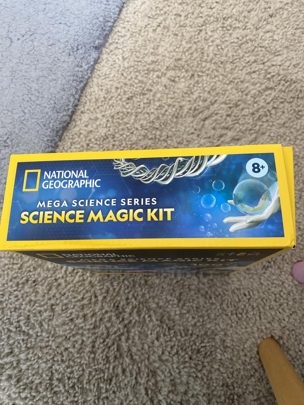 NATIONAL GEOGRAPHIC Science Magic Kit – Science Kit for Kids with 100+ Unique Experiments and Magic Tricks, Chemistry Set and STEM Project, A Great Gift for Boys and Girls (Amazon Exclusive) - Customer Photo 1