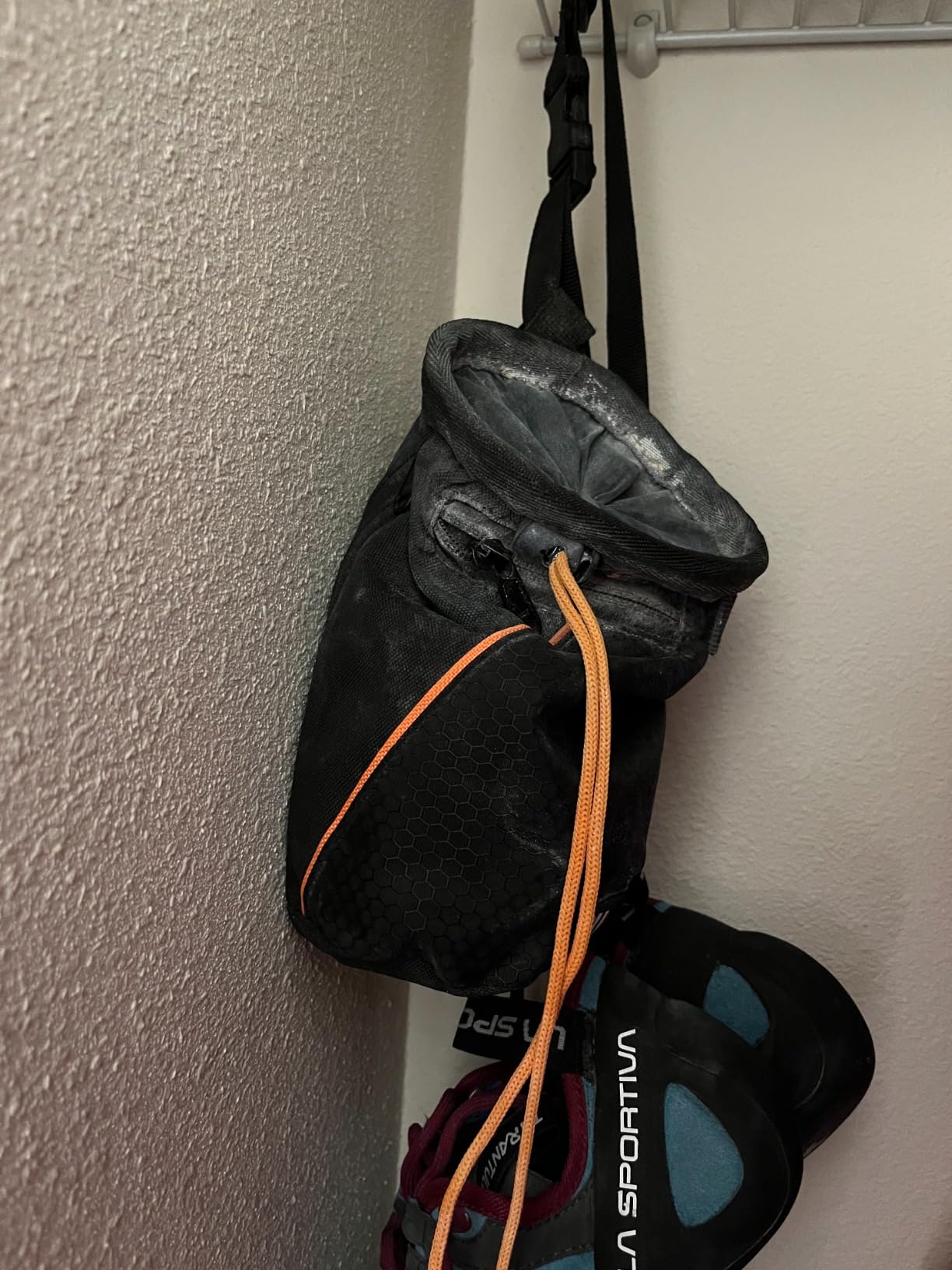 Chalk Bag for Rock Climbing - Rock Climbing Gifts Gear Accessories - Quick-Clip Belt, Large Zippered Pockets & Brush Holder - Customer Photo 1