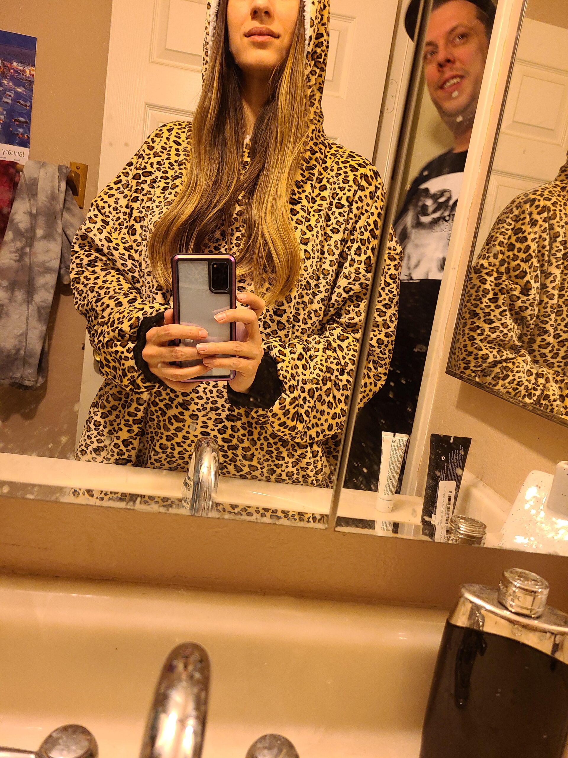 LetsFunny Blanket Hoodie,Oversized Wearable Sherpa Fleece Blanket Sweatshirt,Super Soft Warm Cozy with Giant Pocket,Gifts for Women Men Adults Teenagers Kids, One Size Fits All Customer Review LetsFunny Blanket Hoodie,Oversized Wearable Sherpa Fleece Blanket Sweatshirt,Super Soft Warm Cozy with Giant Pocket,Gifts for Women Men Adults Teenagers Kids, One Size Fits All - Customer Photo 1