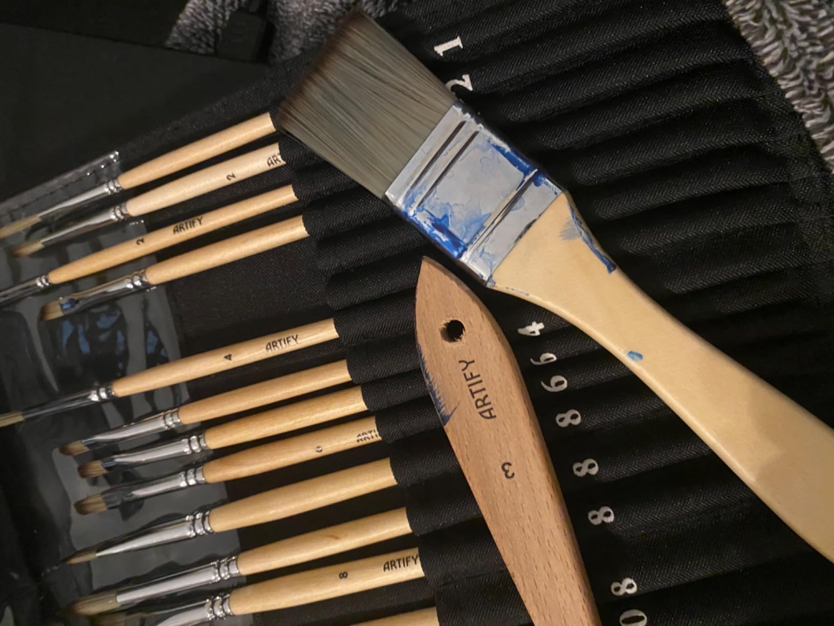 ARTIFY 25 Pieces Professional Paint Brush Set – Expert Series Synthetic Nylon Brushes for Acrylic, Oil, Watercolor, Gouache - Customer Photo 2