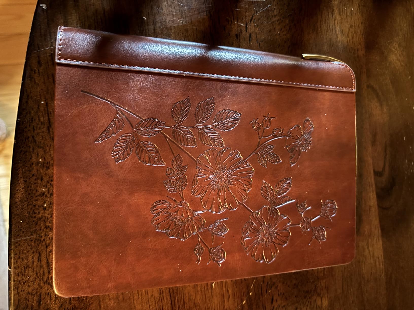 SETTINI® Tree of Life Journal Gift Set - Hardcover Vegan Leather, Unique Pen Holder, Lined, 192 Pages, 6 x 8.5 inches - Includes Pen for Writing and Travel - Christmas Gifts - Customer Photo 1