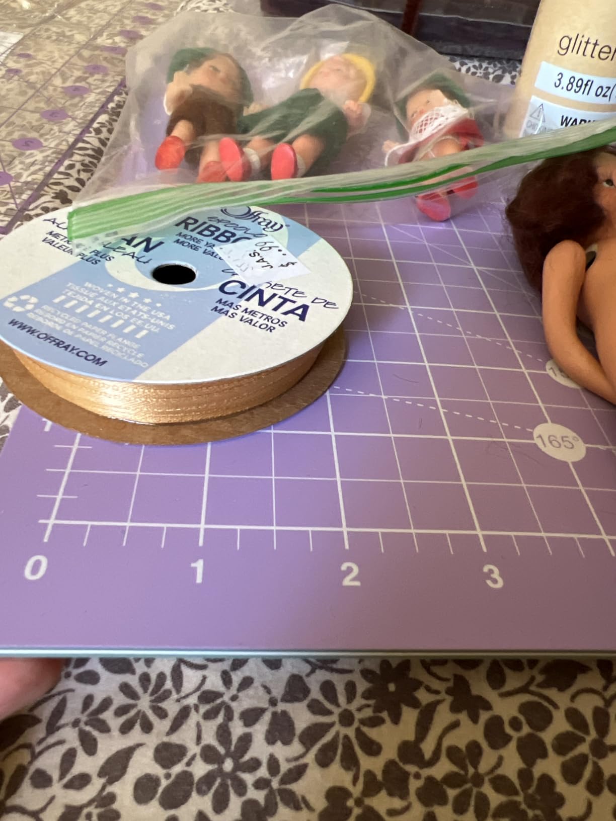 39 Pcs Rotary Cutter Set Pink - Quilting Kit incl. 45mm Fabric Cutter with 5 Extra Blades, A4 Cutting Mat, Craft Knife Set, Quilting Ruler and Sewing Clips, Ideal for Crafting, Sewing, Patchworking - Customer Photo 2