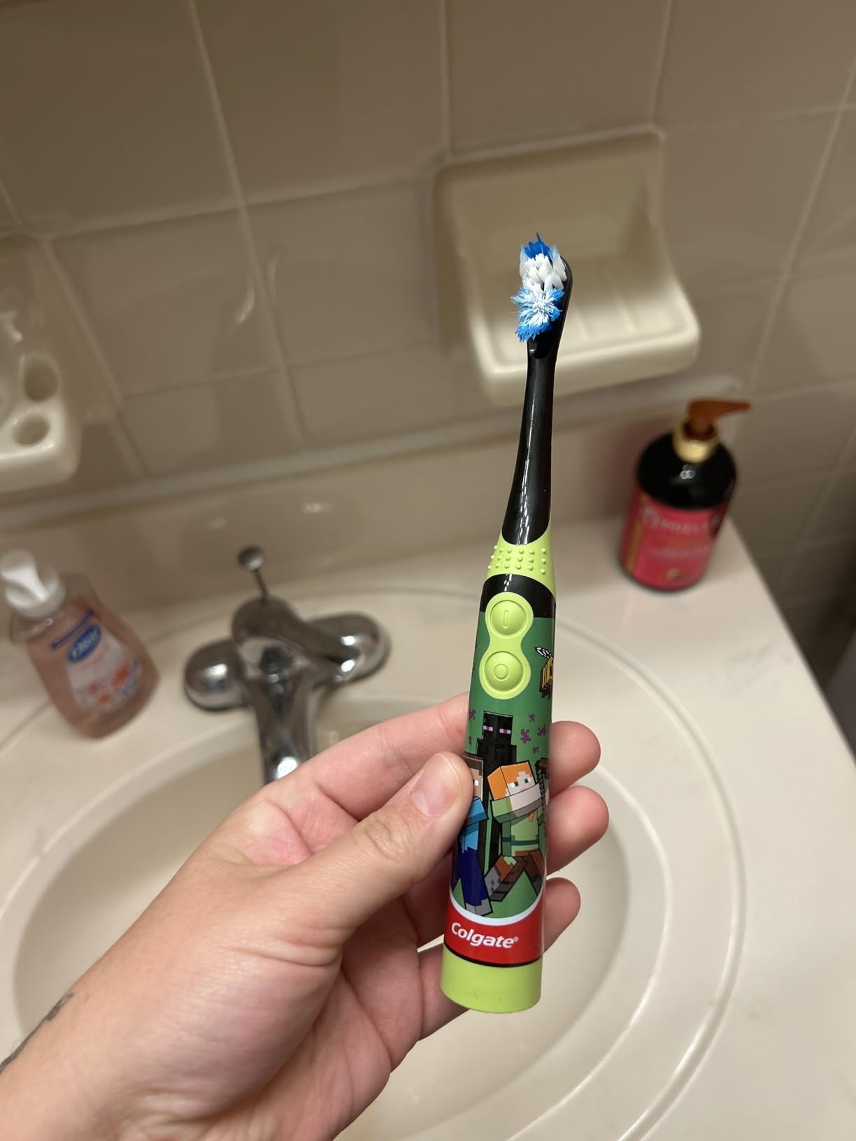 Colgate Kids Battery Powered Toothbrush, Kids Battery Toothbrush with Included AA Battery, Extra Soft Bristles, Flat-Laying Handle to Prevent Rolling, Unicorn Toothbrush, 1 Pack - Customer Photo 2