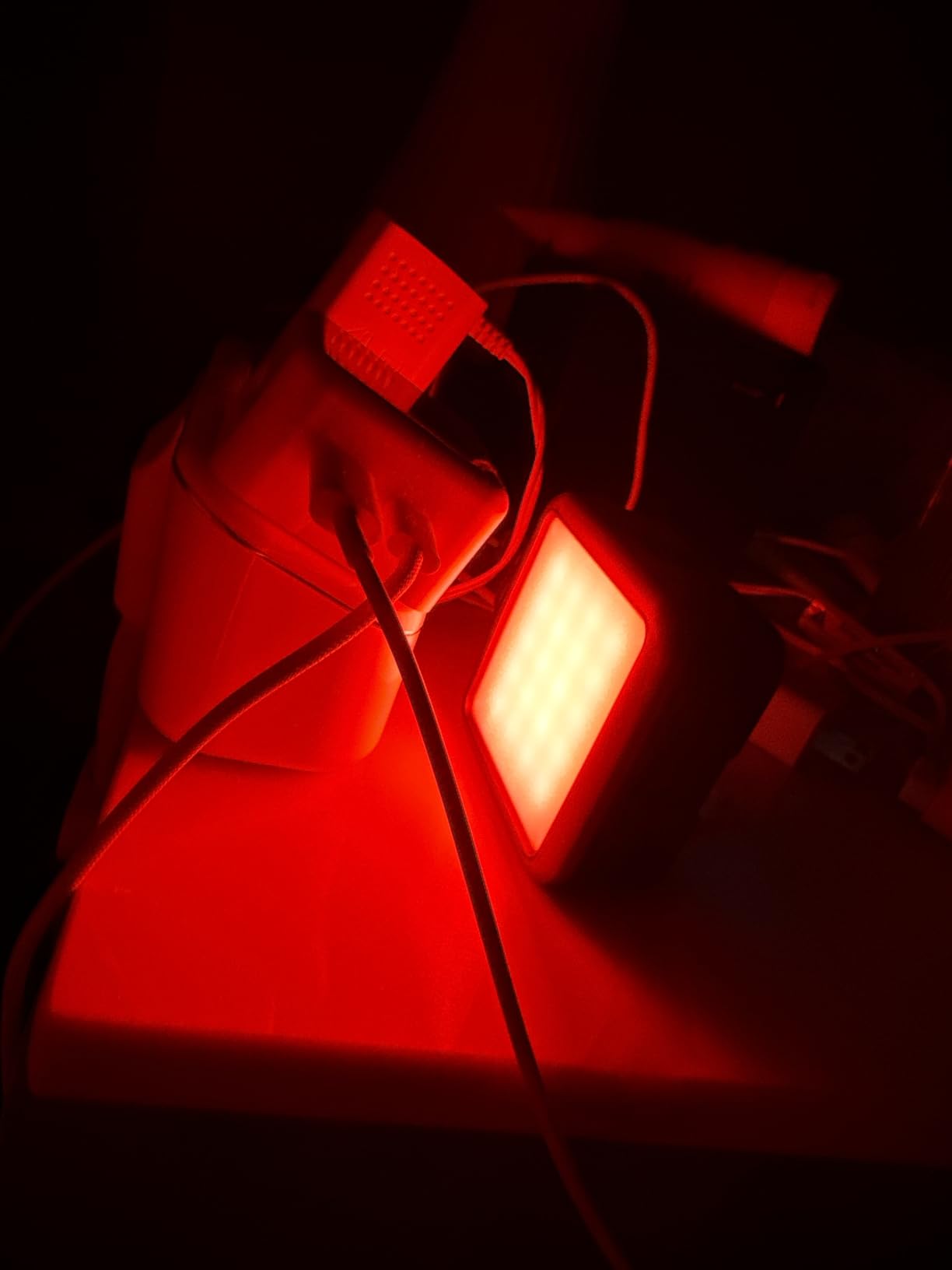 ULANZI VL49 RGB Video Lights, LED Camera Light 360° Full Color Portable Photography Lighting w 3 Cold Shoe, 2000mAh Rechargeable CRI 95+ 2500-9000K Dimmable Panel Lamp Support Magnetic Attraction - Customer Photo 2