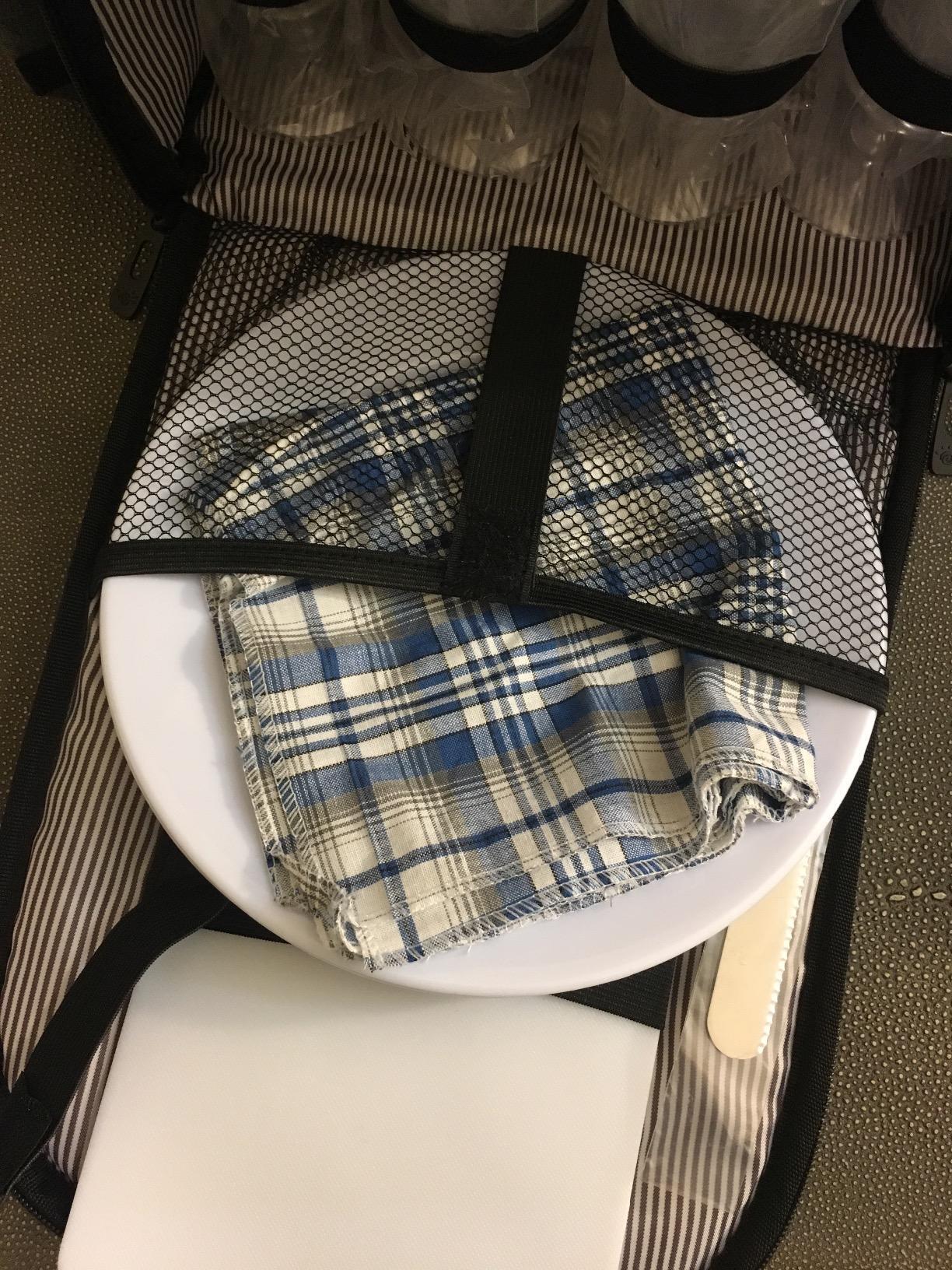 Hap Tim Picnic Basket Backpack for 2 Person with 2 Insulated Cooler Compartment, Wine Holder, Fleece Blanket, Cutlery Set, Wedding Gifts for Couples, Bridal Shower Gifts, Engagement Gifts Customer Review Hap Tim Picnic Basket Backpack for 2 Person with 2 Insulated Cooler Compartment, Wine Holder, Fleece Blanket, Cutlery Set, Wedding Gifts for Couples, Bridal Shower Gifts, Engagement Gifts - Customer Photo 2