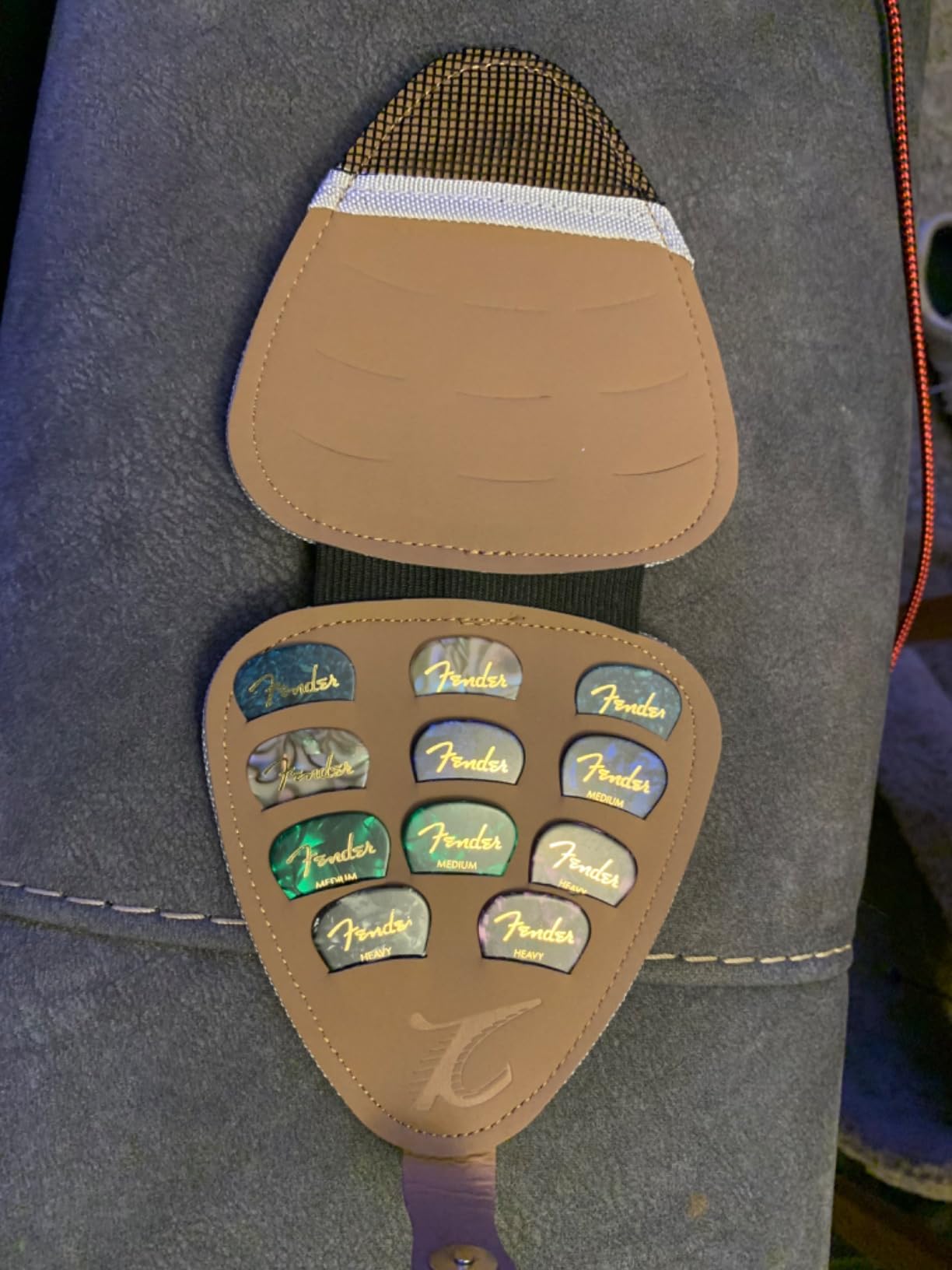 XTON Guitar Picks Holder for Acoustic Electric Guitar, Variety Pack Picks Storage Pouch Box, PU leather Plectrums Bag with Lanyard, Gift for Guitar Players ( Case Only ) - Customer Photo 2