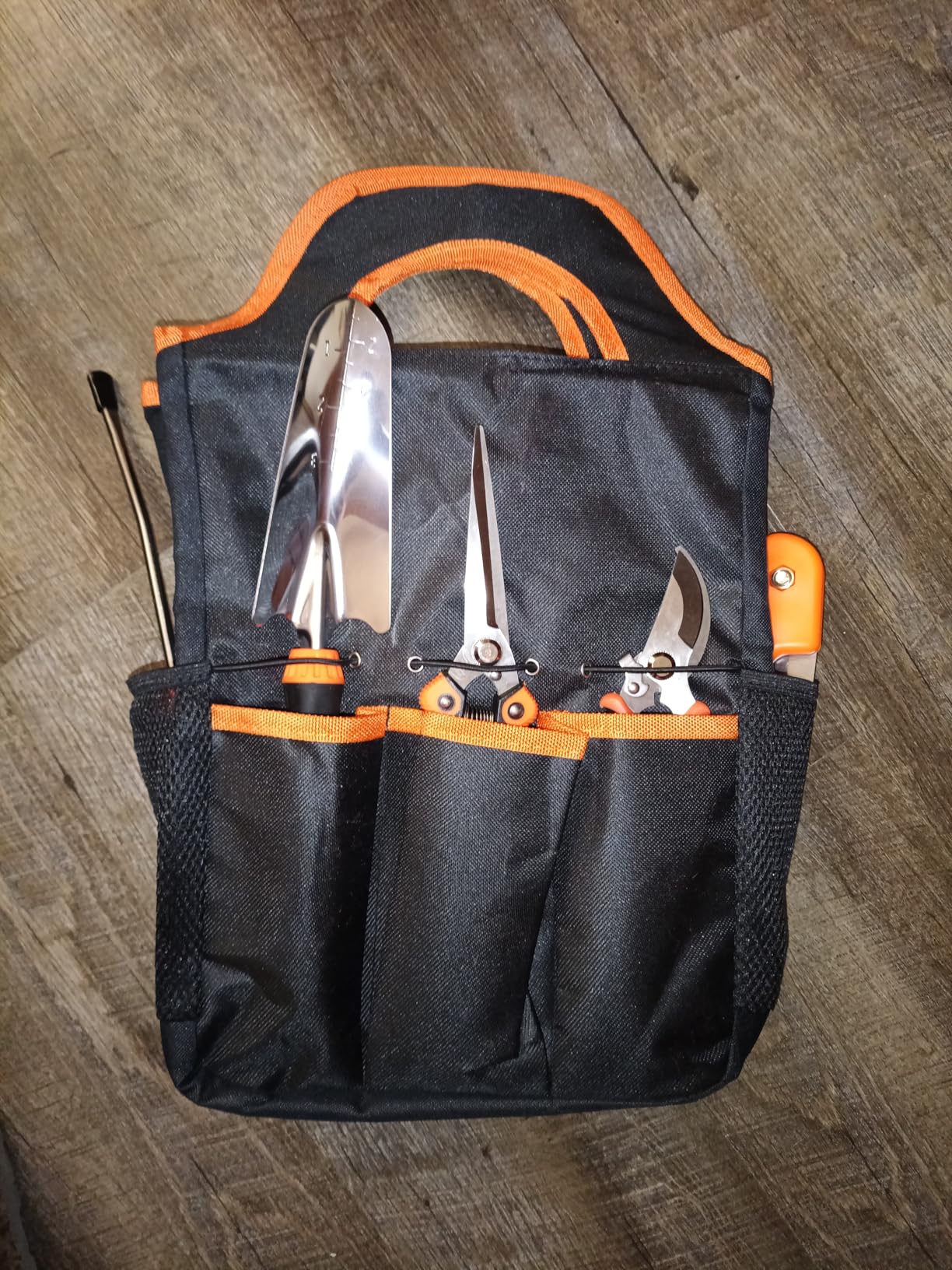 Garden Tool Set,10 PCS Stainless Steel Heavy Duty Gardening Tool Set with Soft Rubberized Non-Slip Ergonomic Handle Storage Tote Bag,Gardening Tool Set Gifts for Women and Men - Customer Photo 1