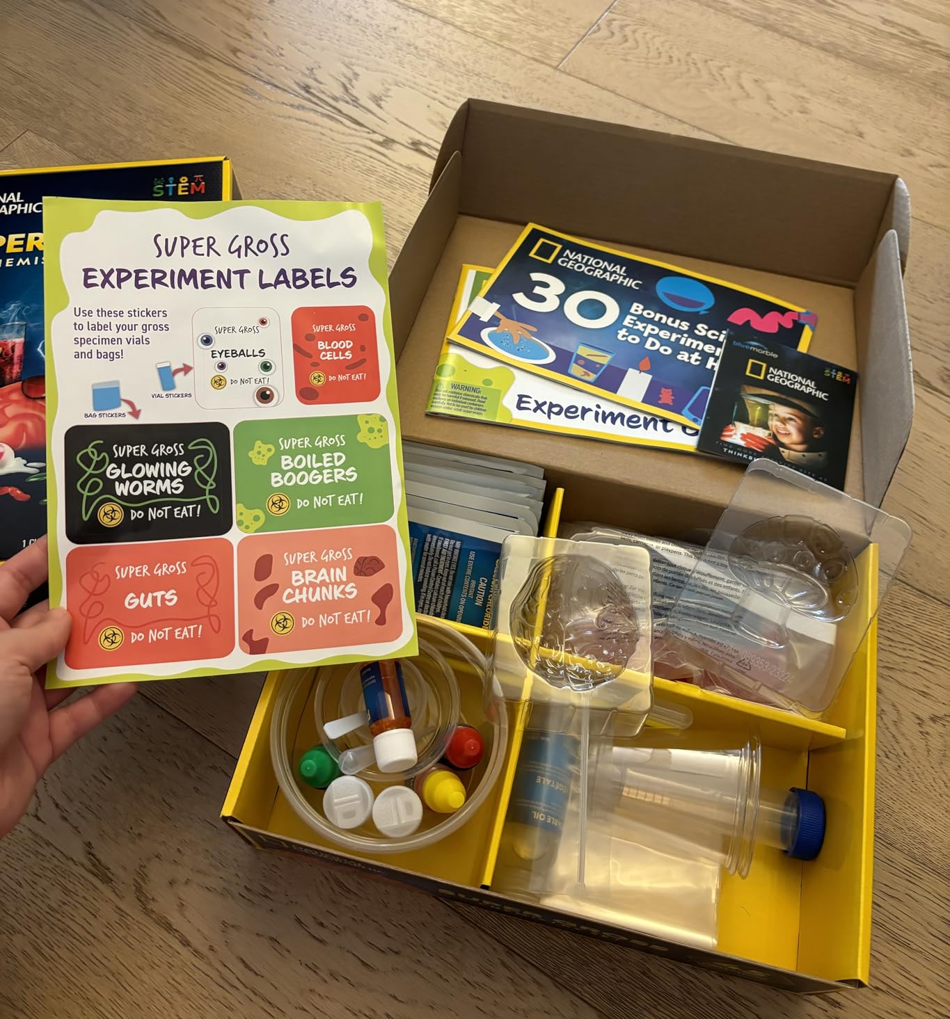 National Geographic Gross Science Kit - 45 Gross Science Experiments- Dissect a Brain, Make Slime, Creepy STEM Project for Boys and Girls, Birthday Gifts for Kids 8-12 (Amazon Exclusive) - Customer Photo 2
