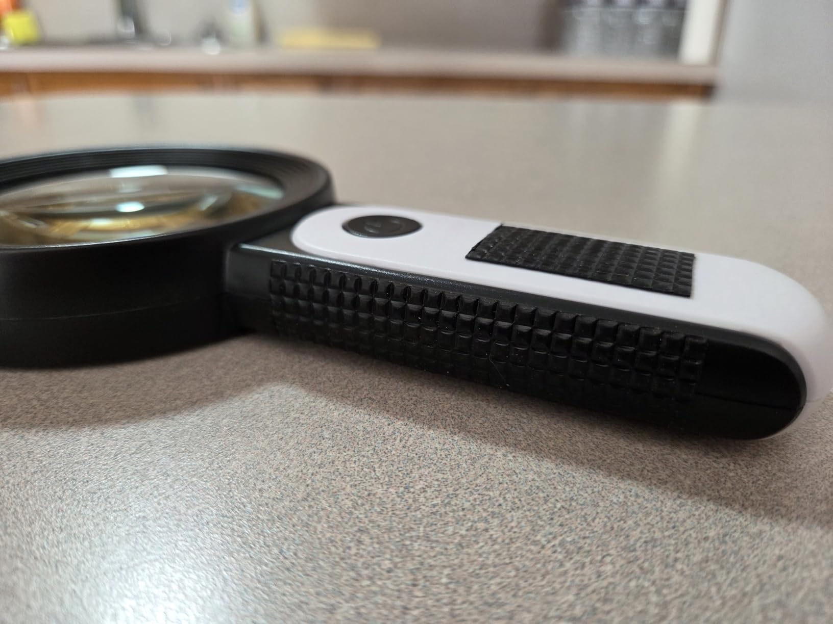 JMH Magnifying Glass with Light, Handheld Large Magnifying Glass 18LED Cold and Warm Light with 3 Modes, Illuminated Lighted Magnifier for Seniors Reading, Coins, Jewelry - Customer Photo 2