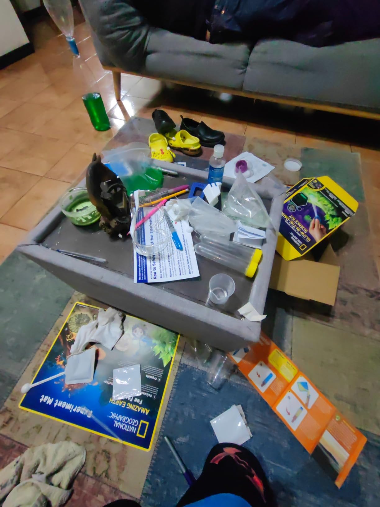 National Geographic Amazing Chemistry Set - Chemistry Kit with 100+ Science Experiments Including Crystal Growing and Reactions, Science Kit for Kids, STEM Gift for Boys and Girls (Amazon Exclusive) - Customer Photo 3