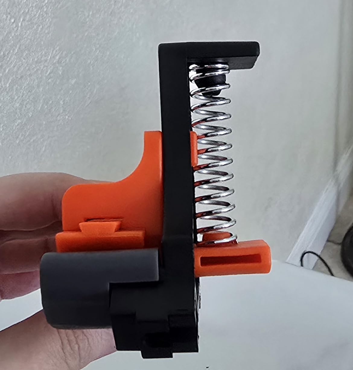 WETOLS Corner Clamp for Woodworking, 90 Degree Right Angle Clamp, Wood Clamps, 4Pcs Adjustable Spring Loaded Woodworking Clamp, Gifts for Dad, Birthday Gifts for Men, Photo Framing, Orange - Customer Photo 2