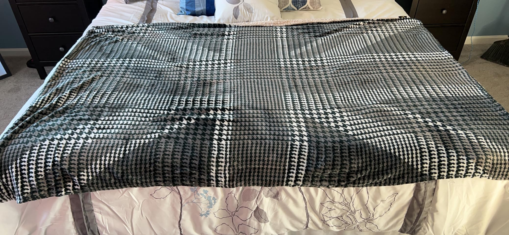 Catalonia Union Jack Blanket, British Flag Throw Blanket, England UK Gifts, Soft Cozy Fleece Blanket for Home, Sofa, Bed, British Gift for Men, Women, Kids, 50X60 inch - Customer Photo 2