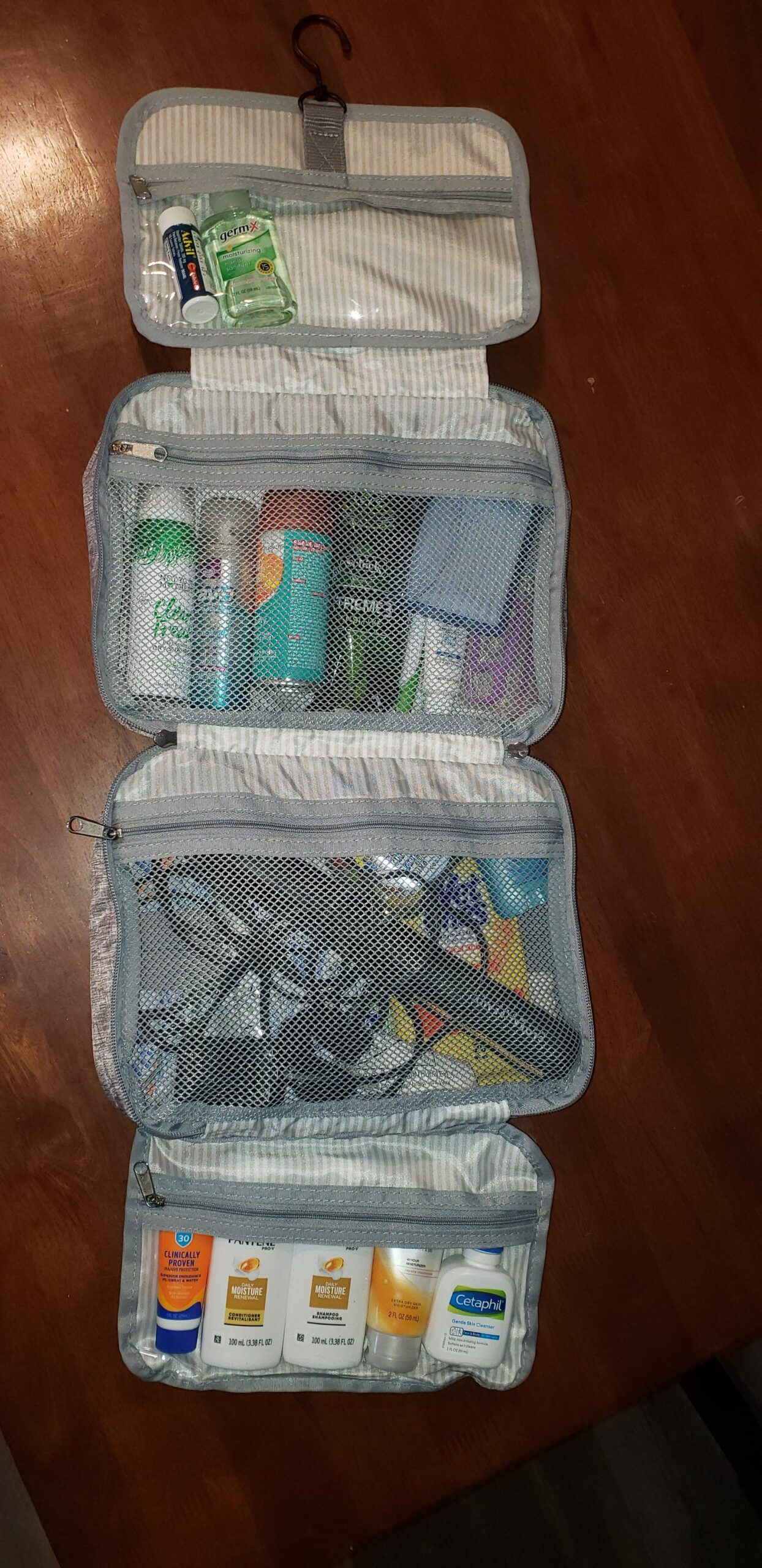 PAVILIA Hanging Toiletry Bag Travel Bag Women Men, Foldable Cosmetic Organizer, Roll up Makeup Bag, Water Resistant Accessories Toiletries, Large Travel Essentials Kit (Black Chevron) - Customer Photo 2