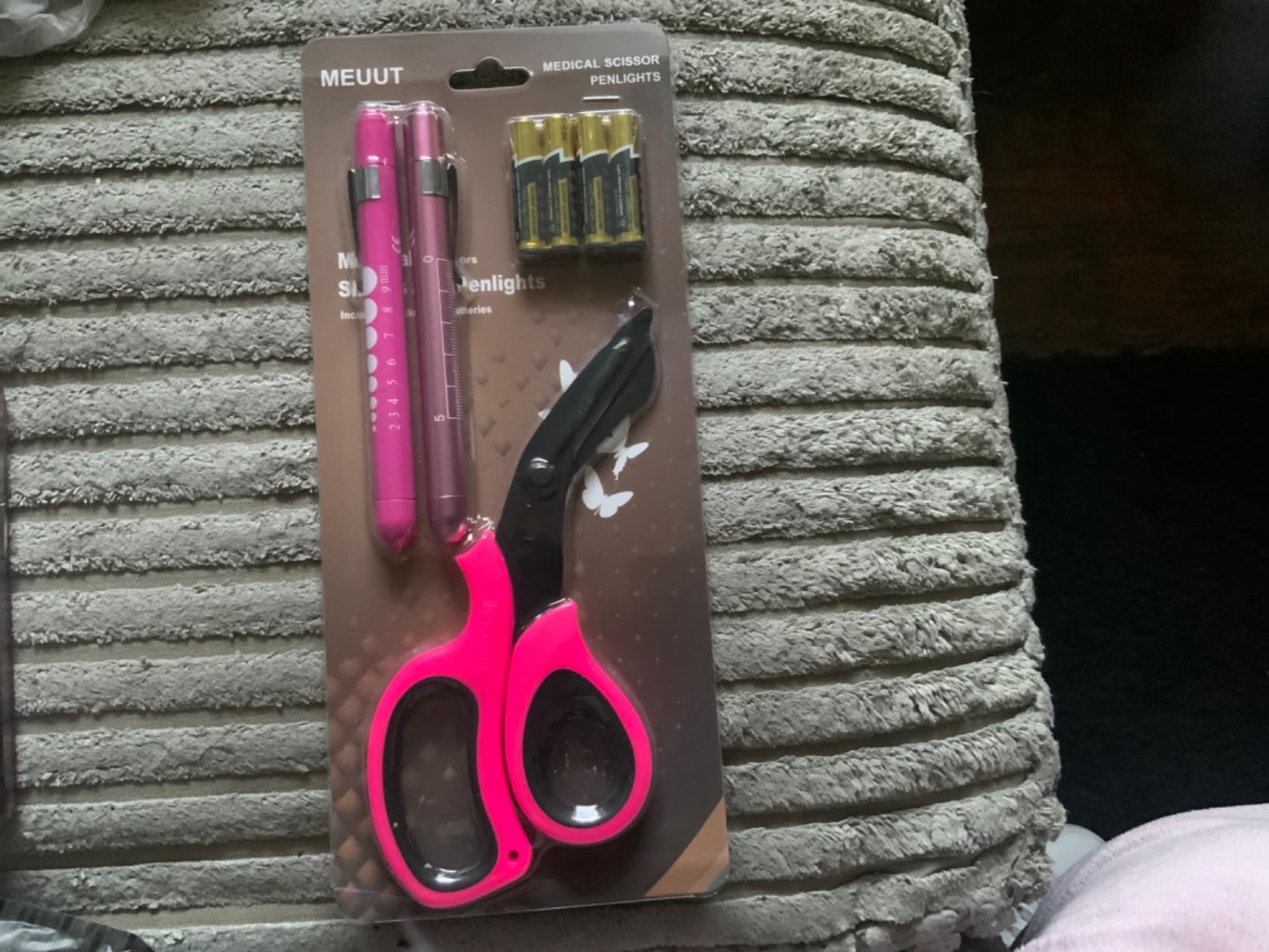 MEUUT 3 Pack Pen light & Medical Scissors-One Pantented Trauma Scissor Two LED Penlight with Pupil Gauge -8