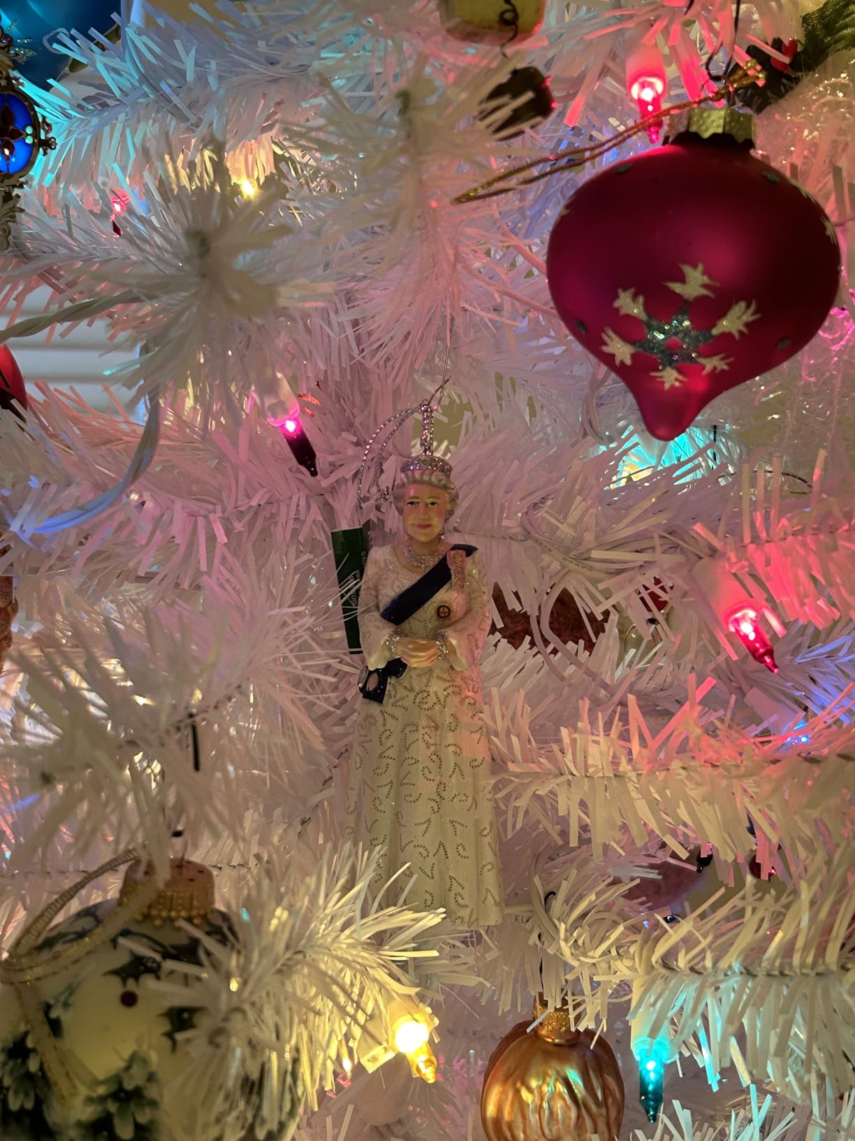 Kurt S. Adler Collections Etc Queen Elizabeth Platinum Jubilee Ornament - Customer Photo 2