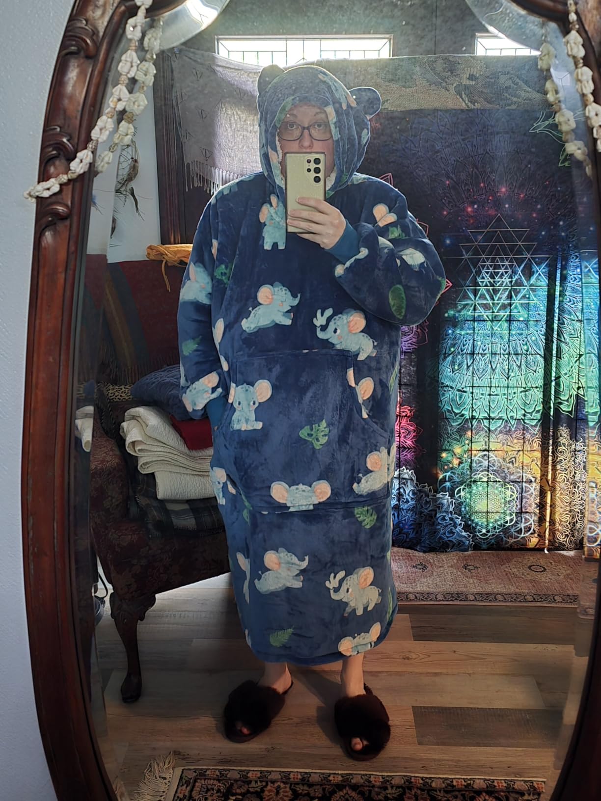 THREE POODLE Wearable Blanket Hoodie for Women, Oversized Sherpa Sweatshirt Blanket for Adults Men, Cozy Avocado Hooded Blanket, Gifts for Teen Girls Women Mom Sister - Customer Photo 1