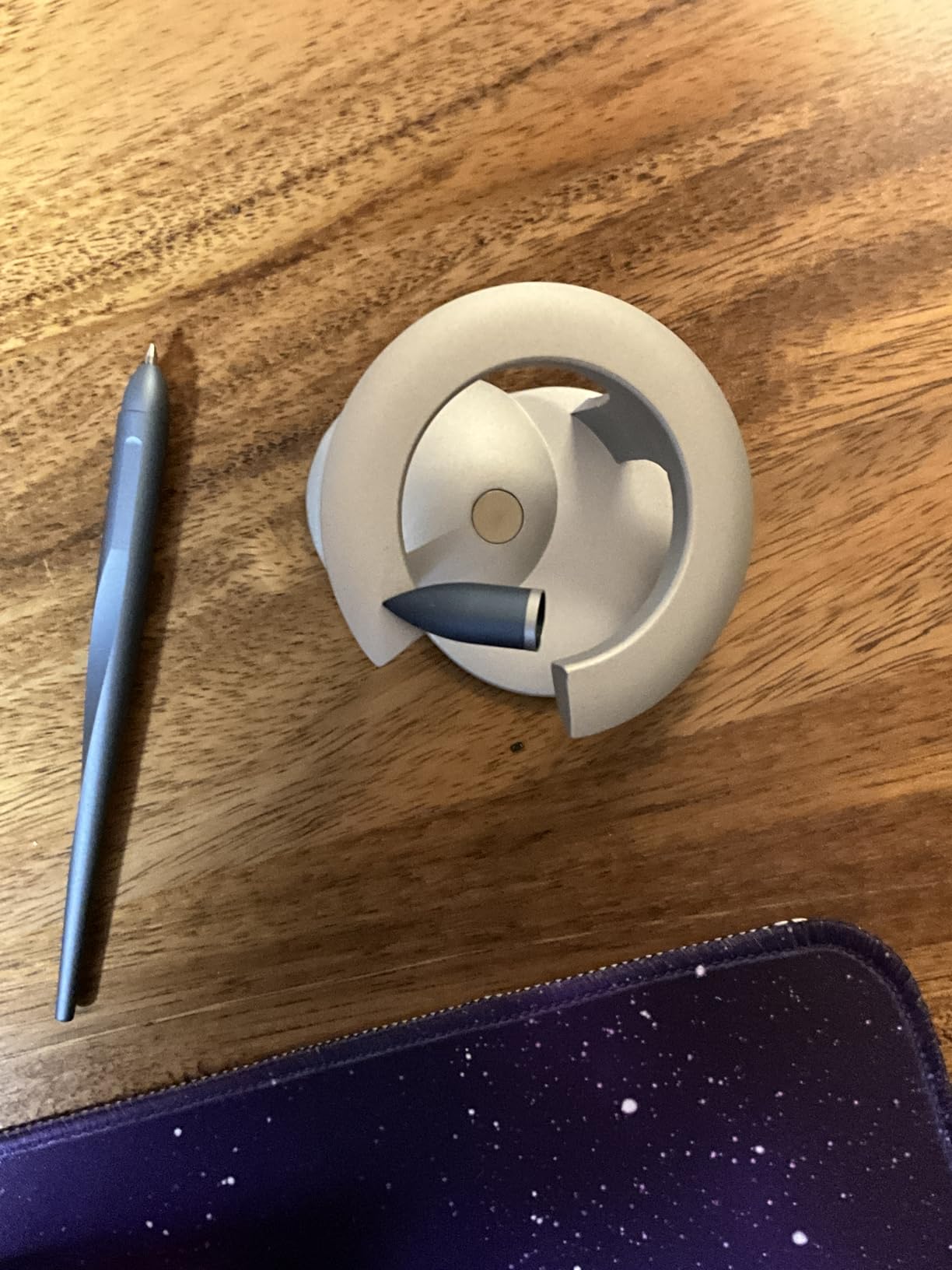 novium Hoverpen Interstellar - German-engineered Ballpoint Pen with Magnetic Features, Starlight Silver Customer Review novium Hoverpen Interstellar - German-engineered Ballpoint Pen with Magnetic Features, Starlight Silver - Customer Photo 1